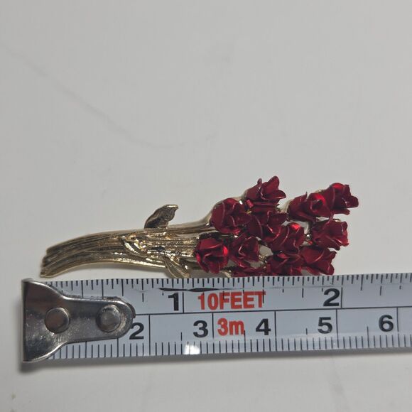 Vintage Avon David Mons (DM 97) Dozen Red Roses Bouquet Brooch Pin Gold Tone - Picture 6 of 6